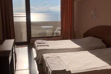 هاستل Relax Sarafovo
