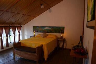 Hostal Santa Clara B&b