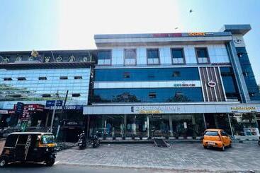 هتل Ayur Arogyam Rooms And Spa