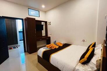 هتل Ayur Arogyam Rooms And Spa