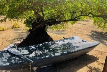 هتل Lankathilaka Kitesurfing Holiday Resort