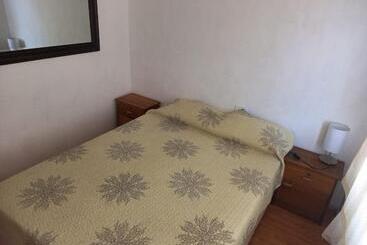 پانسیون Hostal Huellas De Caldera