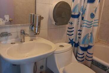 پانسیون Hostal Huellas De Caldera