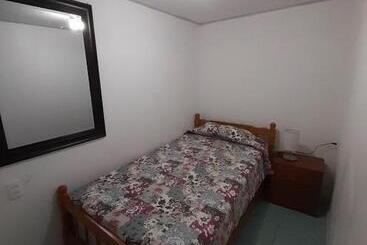 پانسیون Hostal Huellas De Caldera