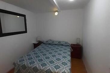 پانسیون Hostal Huellas De Caldera