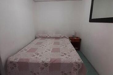 پانسیون Hostal Huellas De Caldera