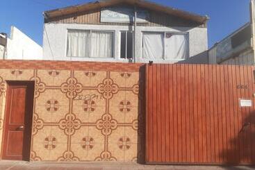 پانسیون Hostal Huellas De Caldera