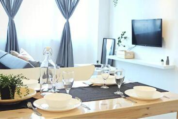 هتل آپارتمان Puchong Skypod Residence @ Hostay