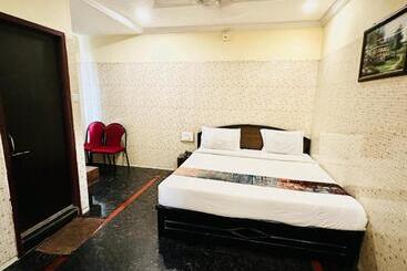 هتل Tejasri Residency