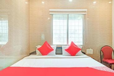 هتل Tejasri Residency