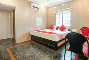هتل Tejasri Residency