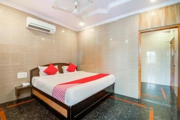 هتل Tejasri Residency