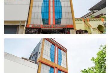 هتل Tejasri Residency