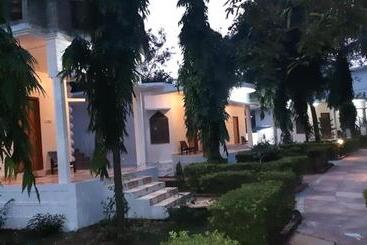هتل The Baagh Jungle Resort