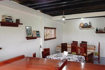پانسیون Hostal Té De Menta