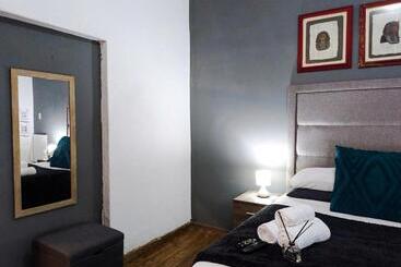 پانسیون Leana Hub Guest House