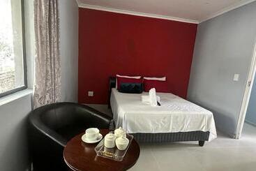 پانسیون Malaika Guest House