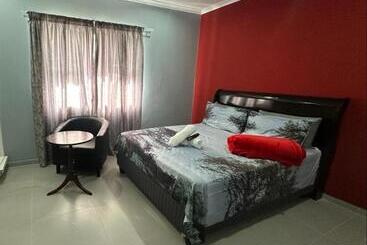 پانسیون Malaika Guest House