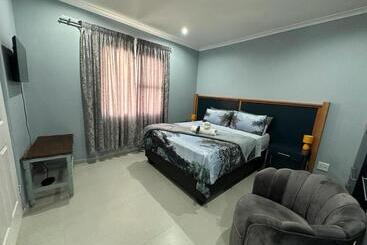 پانسیون Malaika Guest House