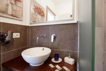پانسیون Varenna Guest House 2