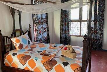 تختخواب و صبحانه Babalao Boutique Villa
