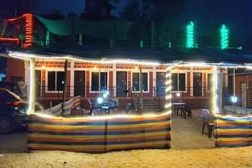 호텔 Aisiri Comforts Beach Stay And Cafe