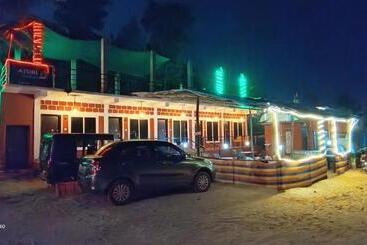 호텔 Aisiri Comforts Beach Stay And Cafe