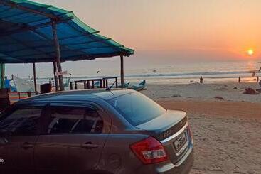호텔 Aisiri Comforts Beach Stay And Cafe