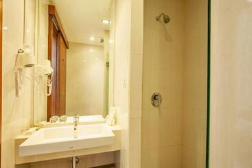 هتل Amani Suite And Apartment Zn41