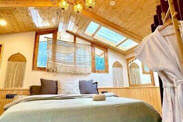 هتل Buddha House 2