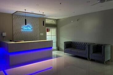 هتل Super Collection O Isbt Formerly Cloud Stay Guwahati