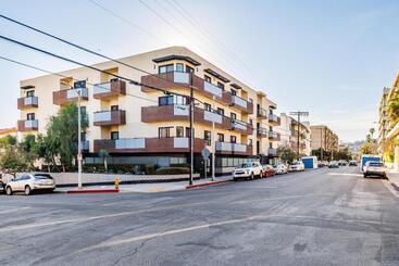 هتل Fully Furnished Apartments Near Hollywood Walk Of Fame