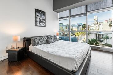 هتل Fully Furnished Apartments Near Hollywood Walk Of Fame
