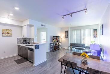 هتل Fully Furnished Apartments Near Hollywood Walk Of Fame