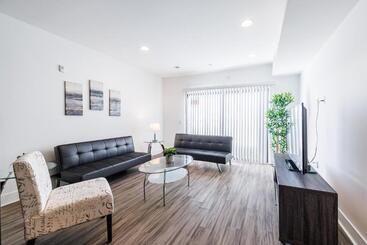 هتل Fully Furnished Apartments Near Hollywood Walk Of Fame