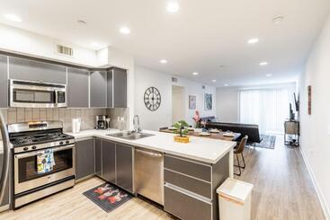 هتل Fully Furnished Apartments Near Hollywood Walk Of Fame