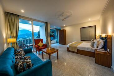 هتل The Himalayan Stays Nainital
