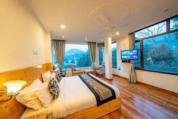 هتل The Himalayan Stays Nainital
