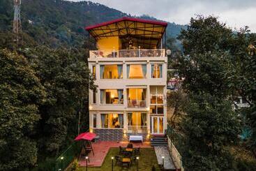 هتل The Himalayan Stays Nainital