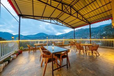 هتل The Himalayan Stays Nainital