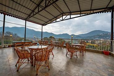 هتل The Himalayan Stays Nainital