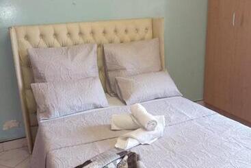 Пансион Pearl Guest House Kempton Park