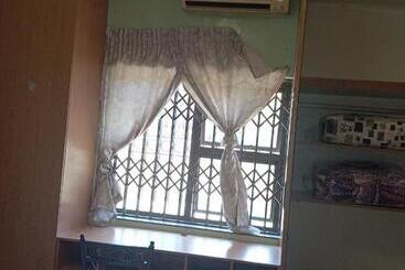 Пансион Pearl Guest House Kempton Park
