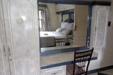 Пансион Pearl Guest House Kempton Park