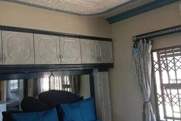 Пансион Pearl Guest House Kempton Park