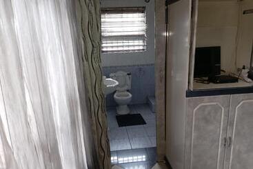 Пансион Pearl Guest House Kempton Park