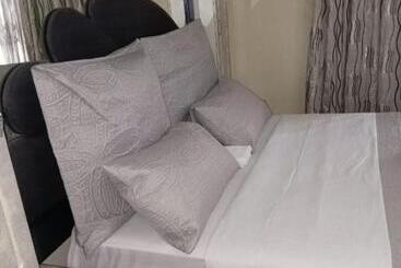 Пансион Pearl Guest House Kempton Park