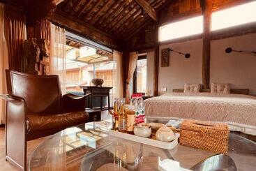 پانسیون Qushe Snowy Mountain View Art B&b