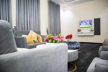 Pula Pula Luxury Hotel And Suites