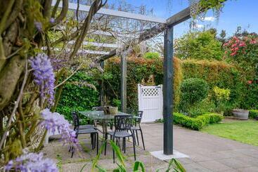 تختخواب و صبحانه Haven Homestay Rotorua